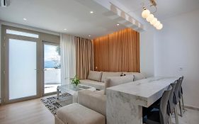 Lucy'S Apartment